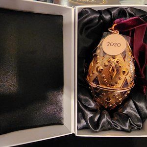 Pandora Christmas Ornament 2020 with Charm